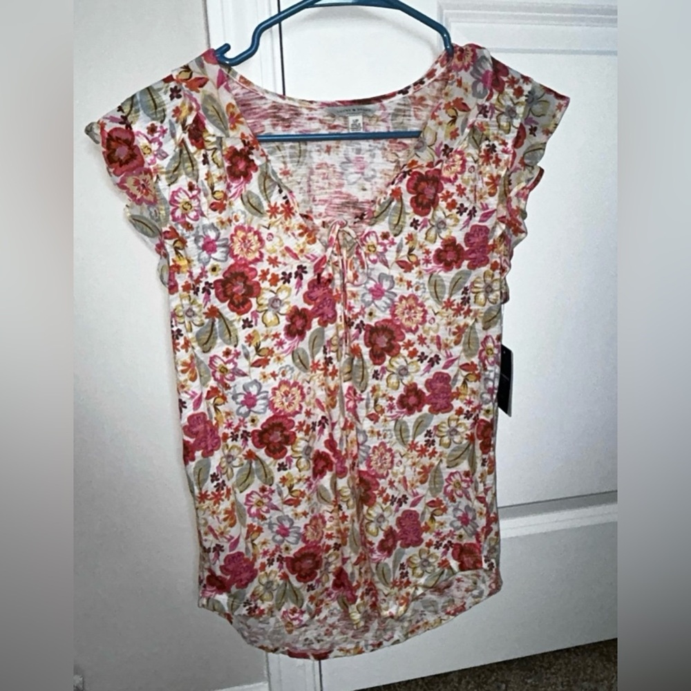 NWT Lucky Brand Floral Flutter Sleeve Mixed Media Top size Small $49 New